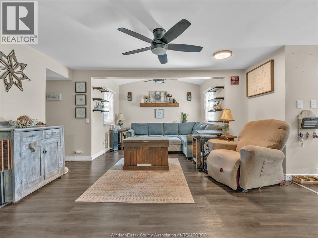 46 DIANE CRESCENT - 15
