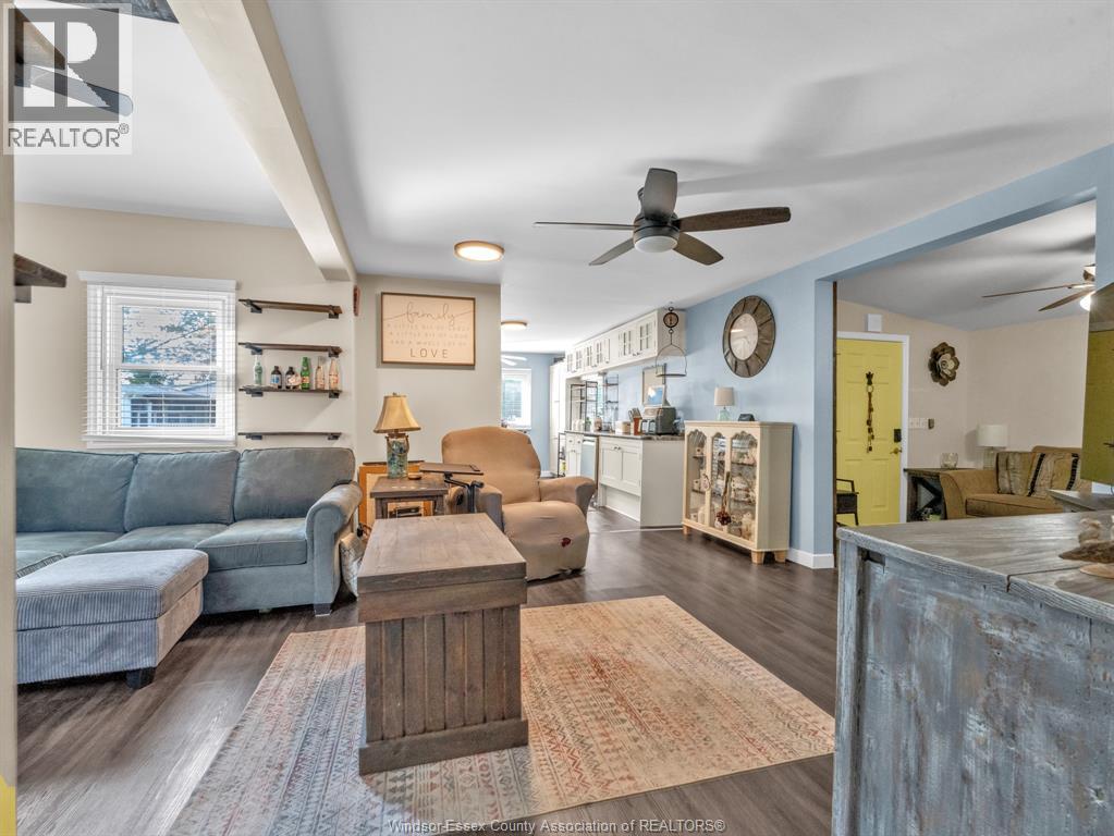 46 DIANE CRESCENT - 18
