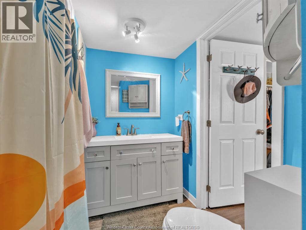 46 DIANE CRESCENT - 22