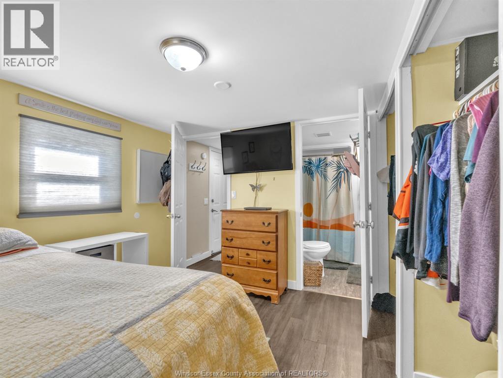 46 DIANE CRESCENT - 26