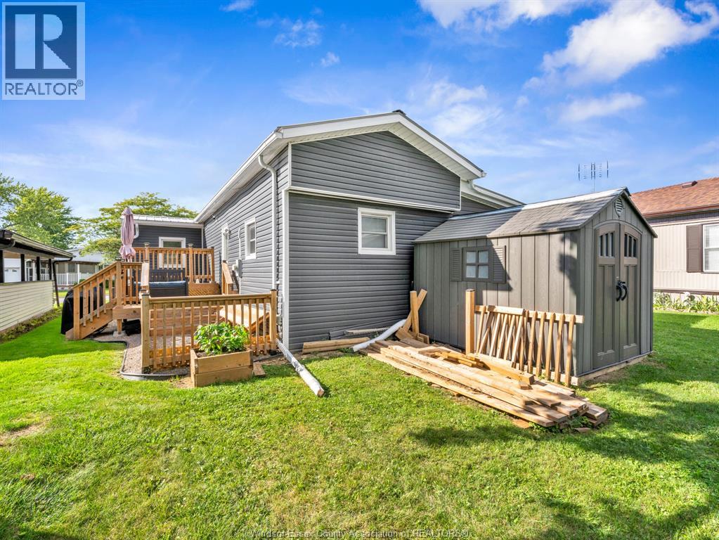 46 DIANE CRESCENT - 38