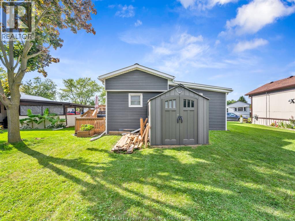 46 DIANE CRESCENT - 39