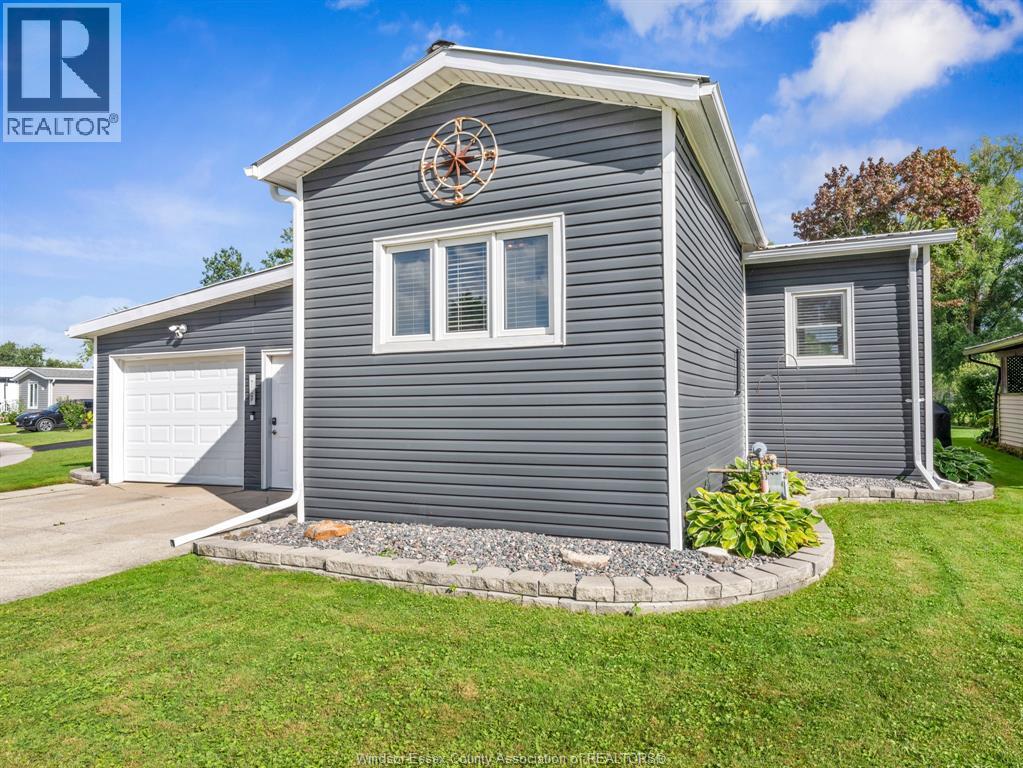 46 DIANE CRESCENT - 5
