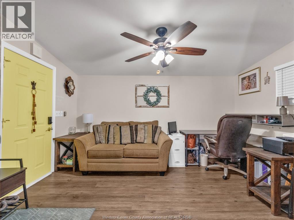 46 DIANE CRESCENT - 7