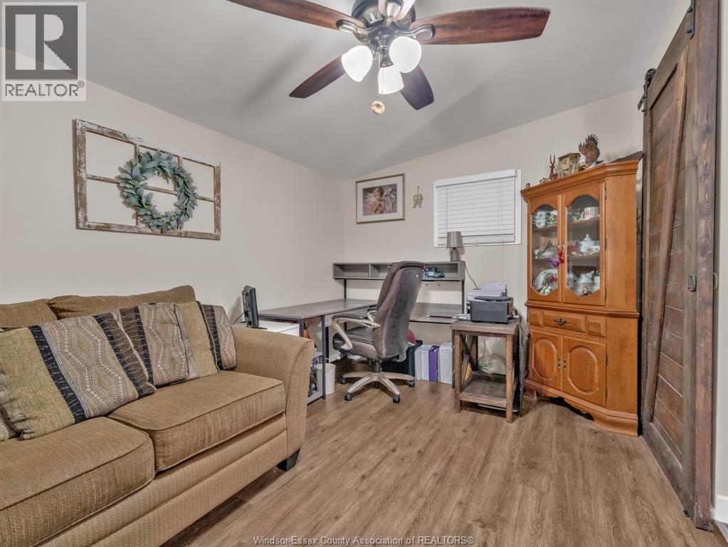 46 DIANE CRESCENT - 8