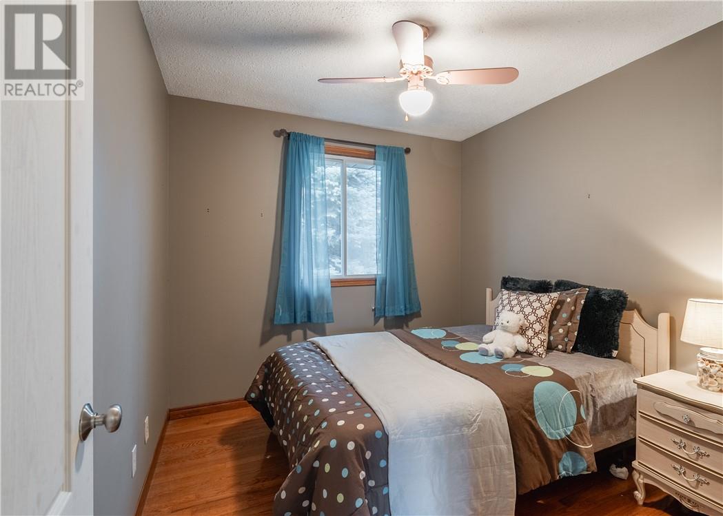 29 Carr Avenue - 15