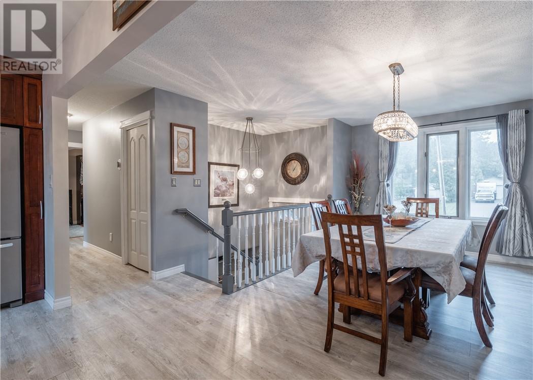 29 Carr Avenue - 4
