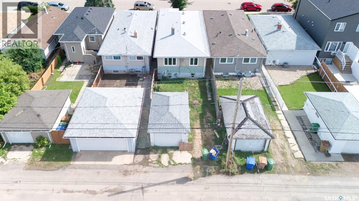 2232 McAra STREET - 20