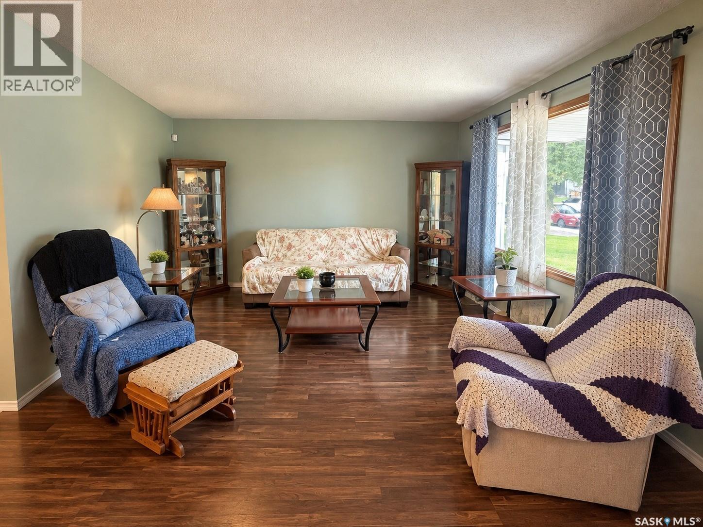 2754 MACKAY STREET, Regina — photo 2