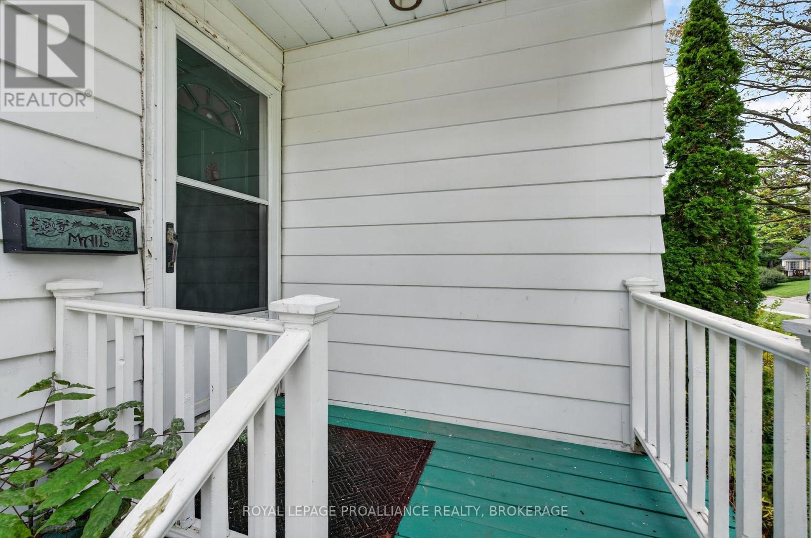 364 GLENGARRY ROAD - 3