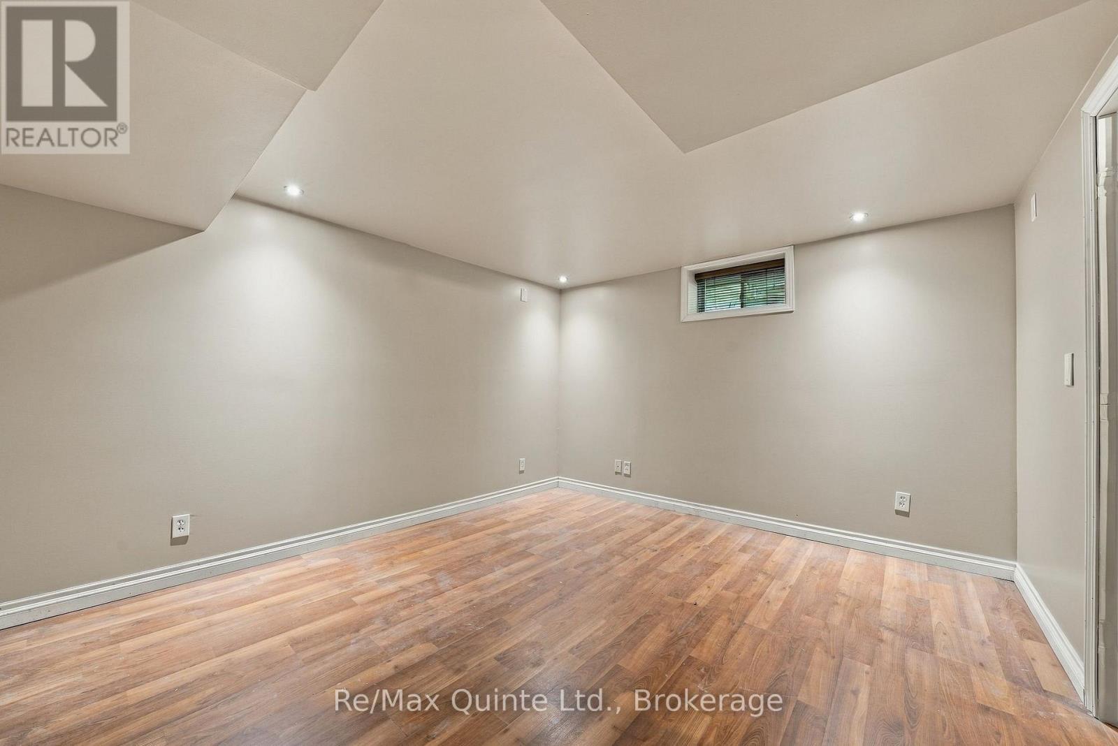 45 SILLS ROAD - 33