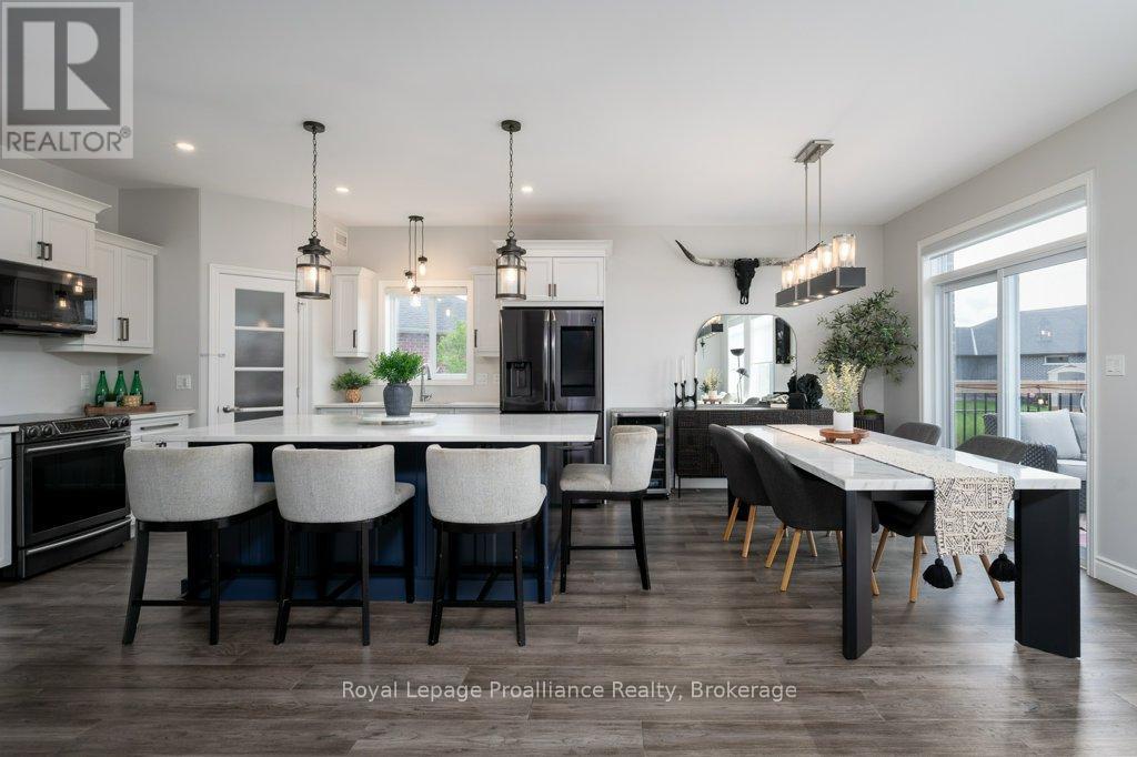 35 VIRGINIA CRESCENT - 19