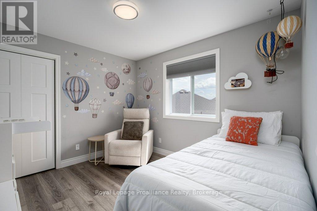 35 VIRGINIA CRESCENT - 38
