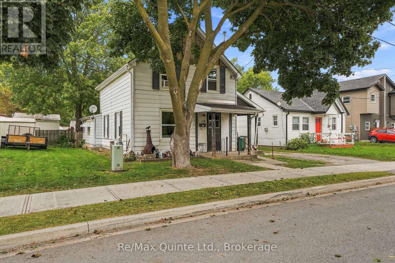 26 STRACHAN STREET - 2