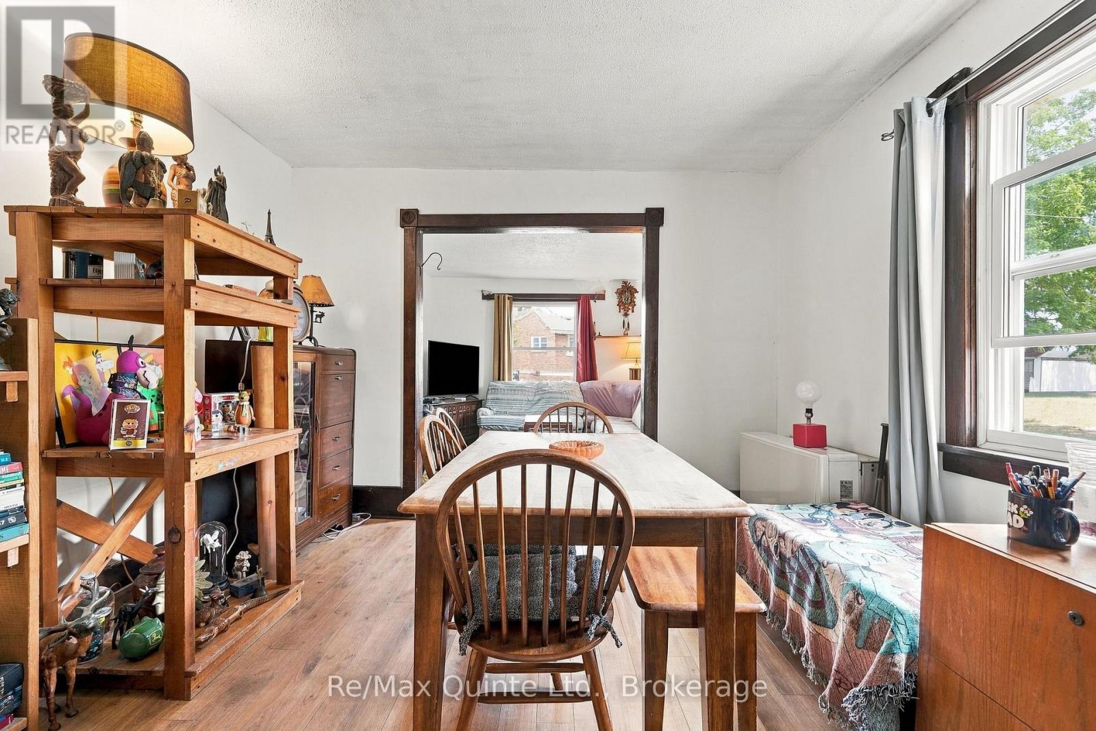 26 STRACHAN STREET - 9