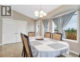 Living room - 8 Hansen Close, Sylvan Lake, AB T4S2P1 Photo 7