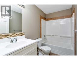8 Hansen Close, Sylvan Lake, AB T4S2P1 Photo 19
