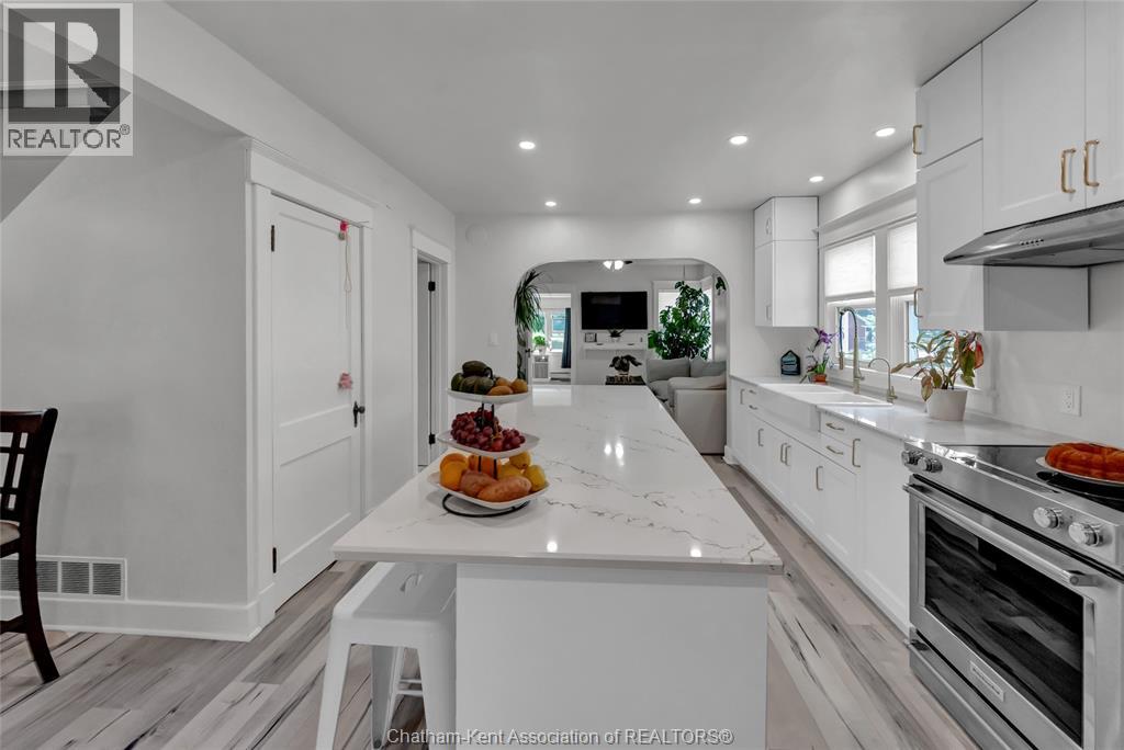 1134 Elizabeth STREET - 12
