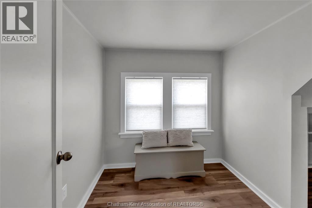 1134 Elizabeth STREET - 33