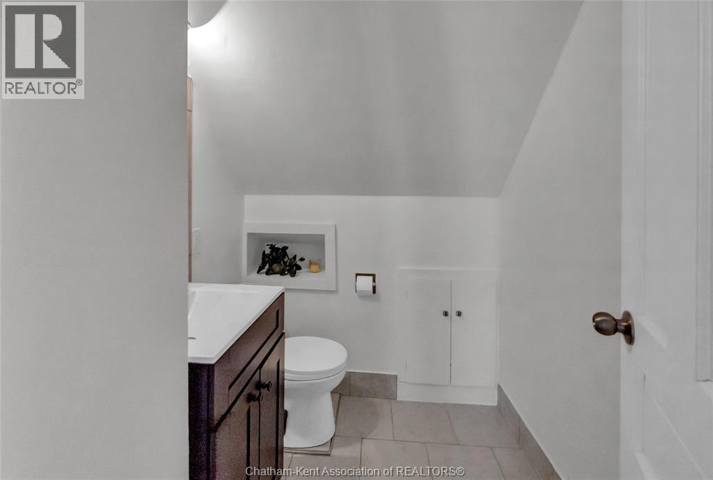 1134 Elizabeth STREET - 34