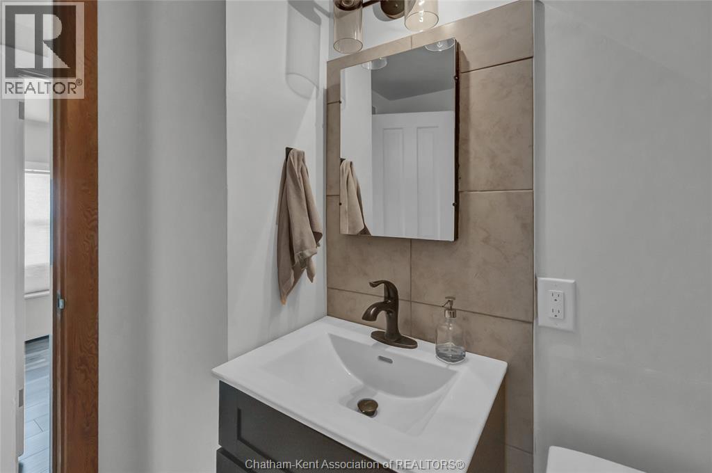 1134 Elizabeth STREET - Image 35