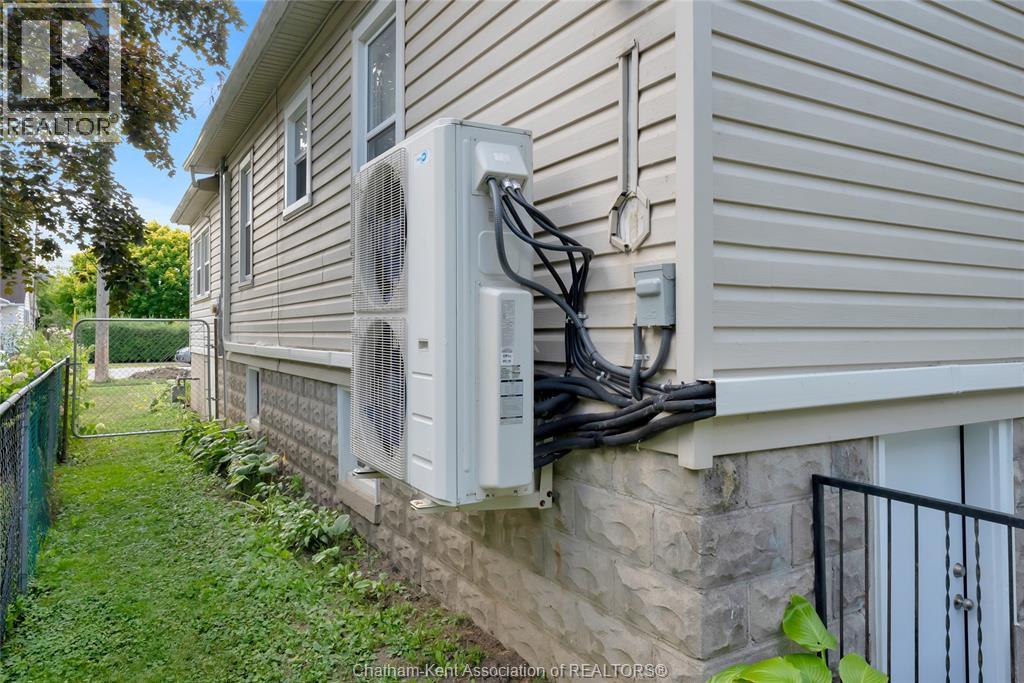 1134 Elizabeth STREET - 45