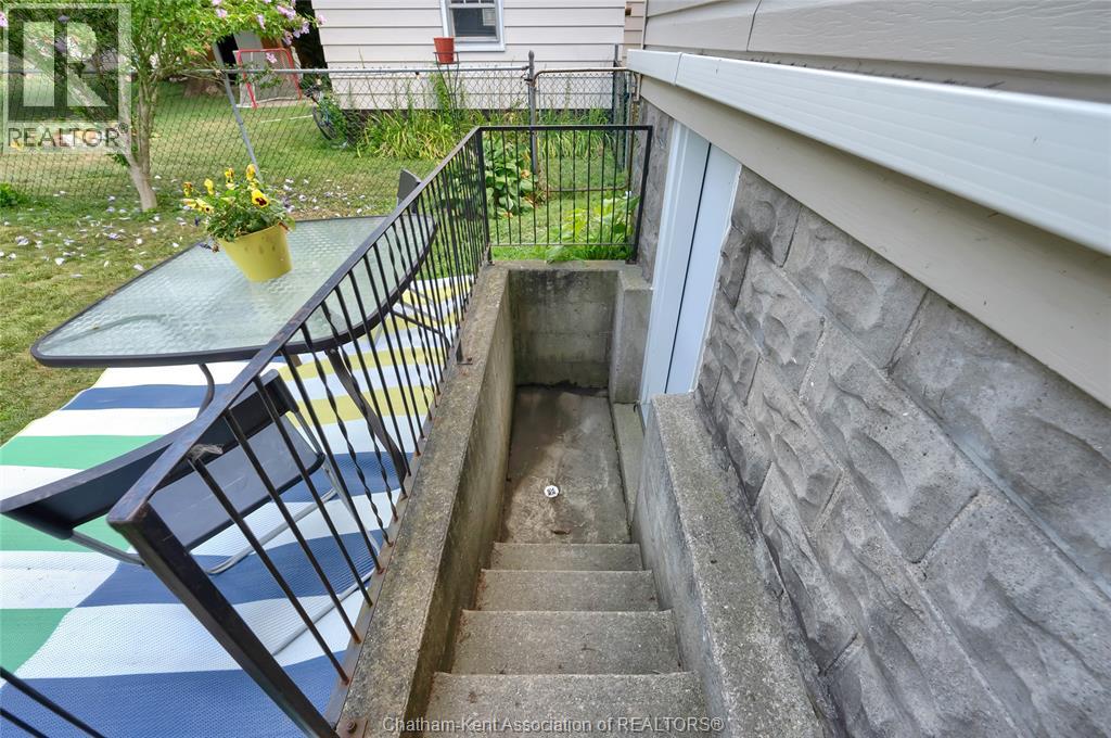 1134 Elizabeth STREET - 46