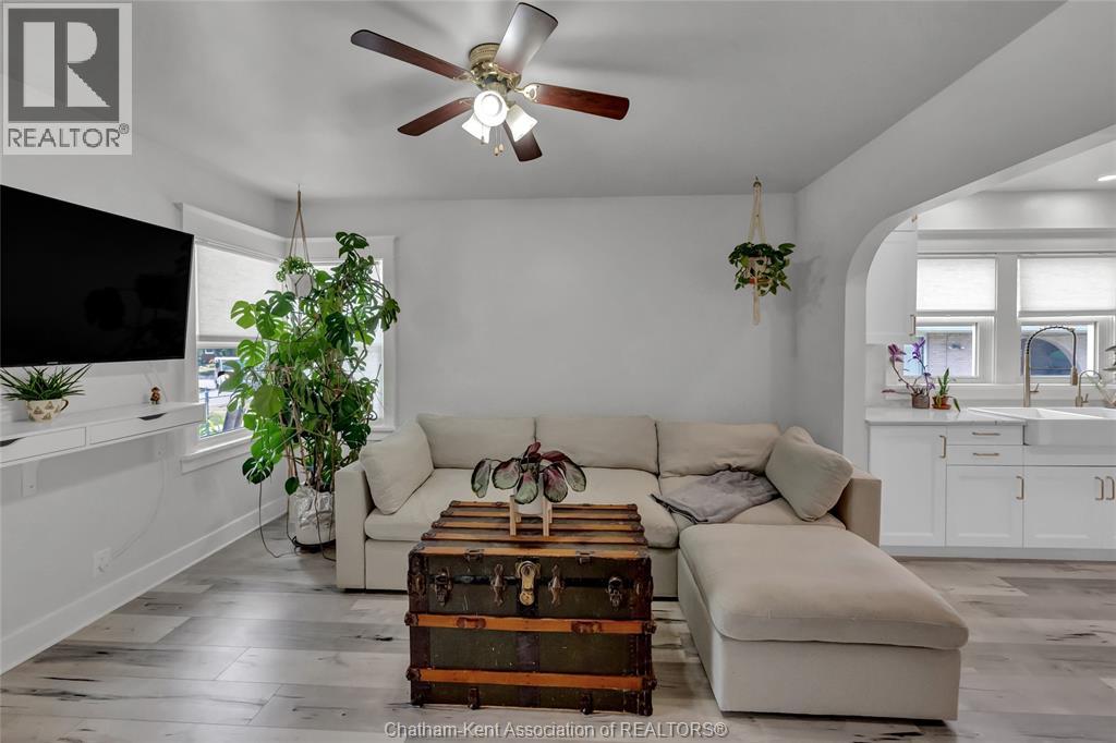 1134 Elizabeth STREET - 8