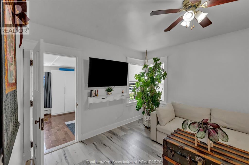 1134 Elizabeth STREET - 9
