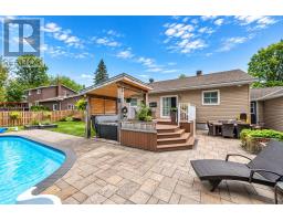 11952 Round Lake Road, Laurentian Valley, ON K8A6W8 Photo 36