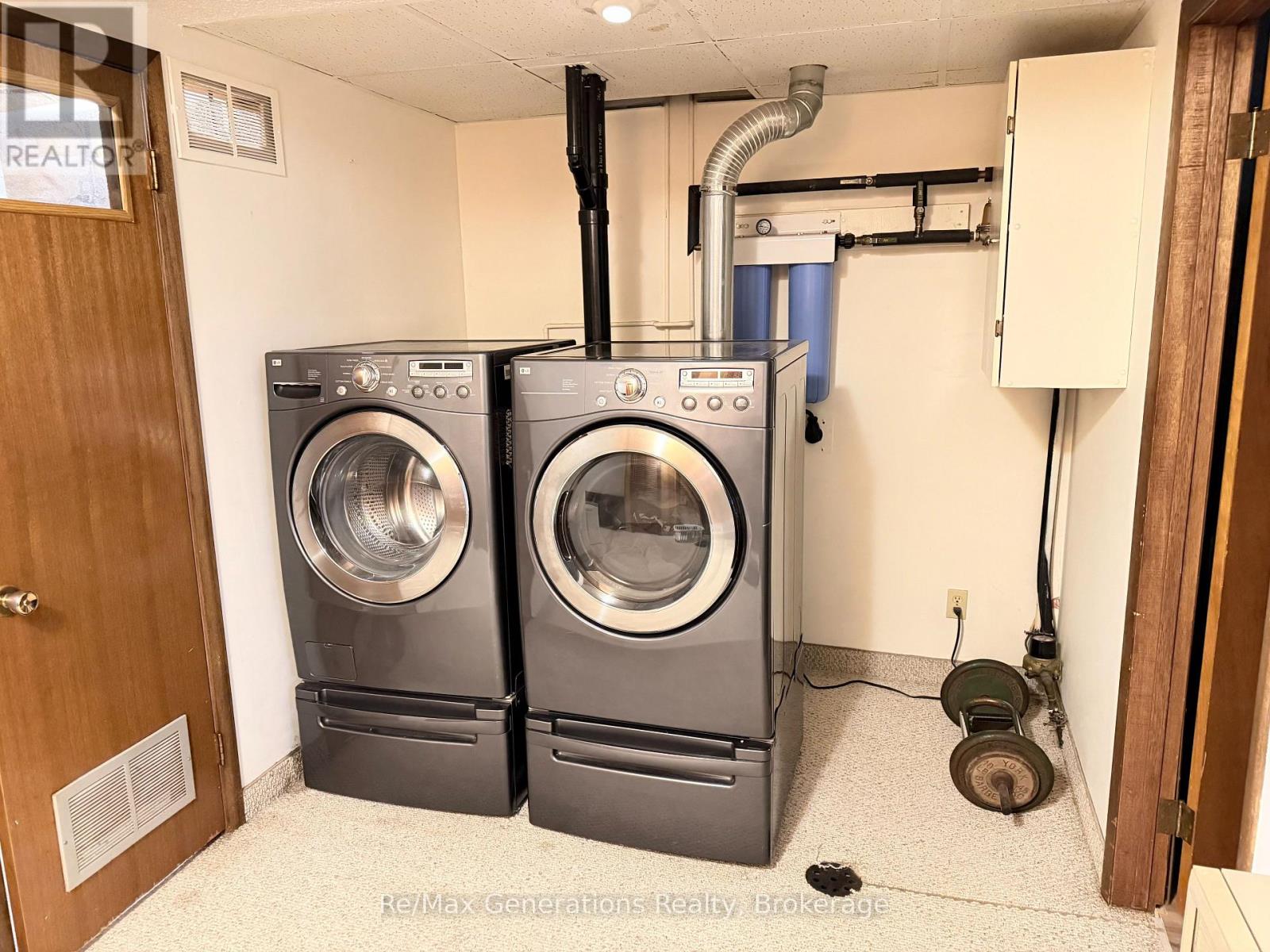 1413 FRANCIS STREET W - Image 26