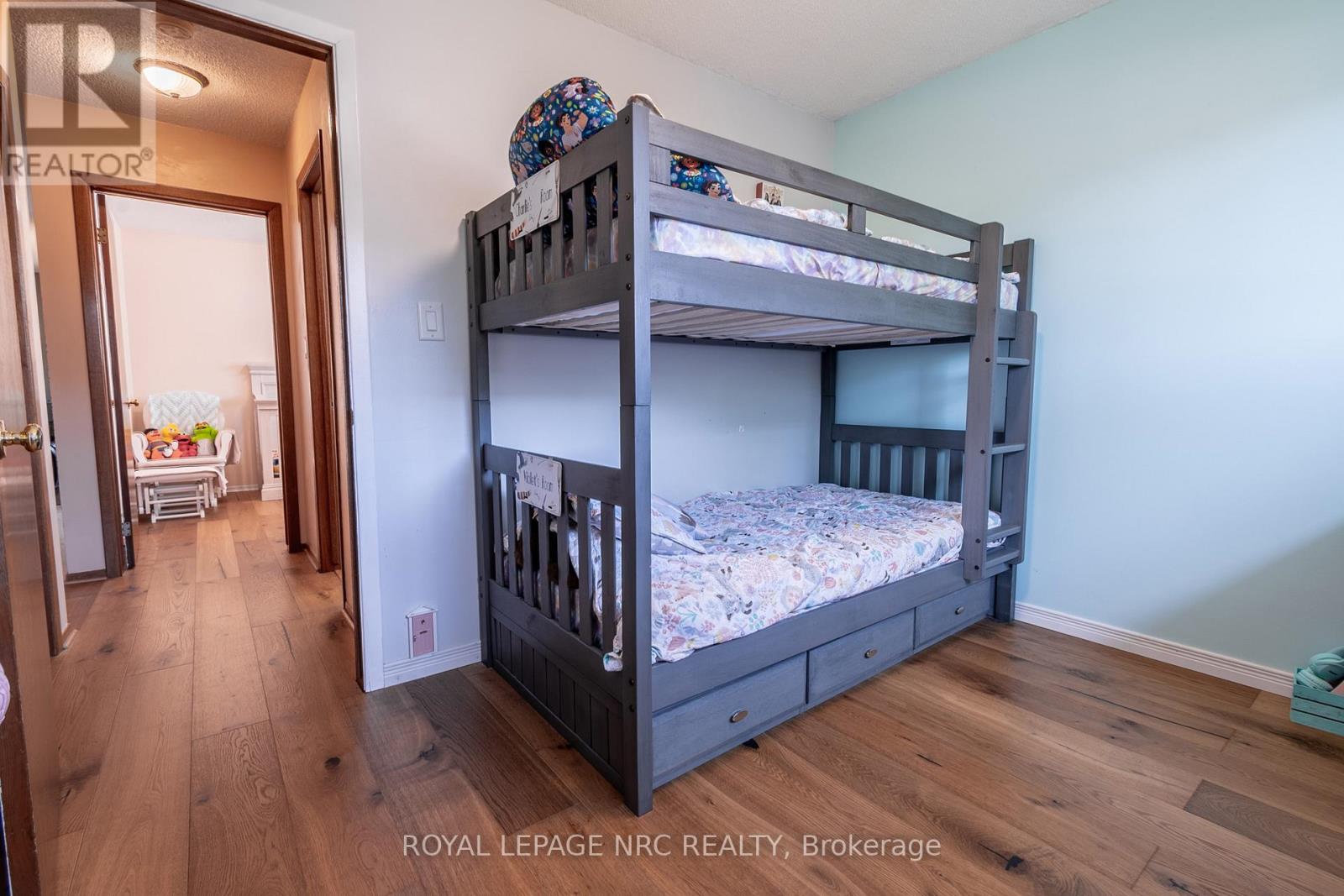 62 LILLIAN PLACE - 24