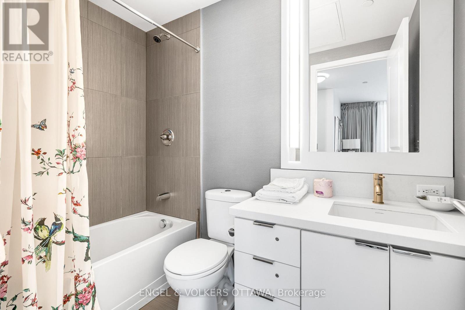 1 Bed, 1 Bath House for Sale in Ottawa – 1905 – 485 RICHMOND ROAD, Ottawa – MLS# X13795734 - Image 23