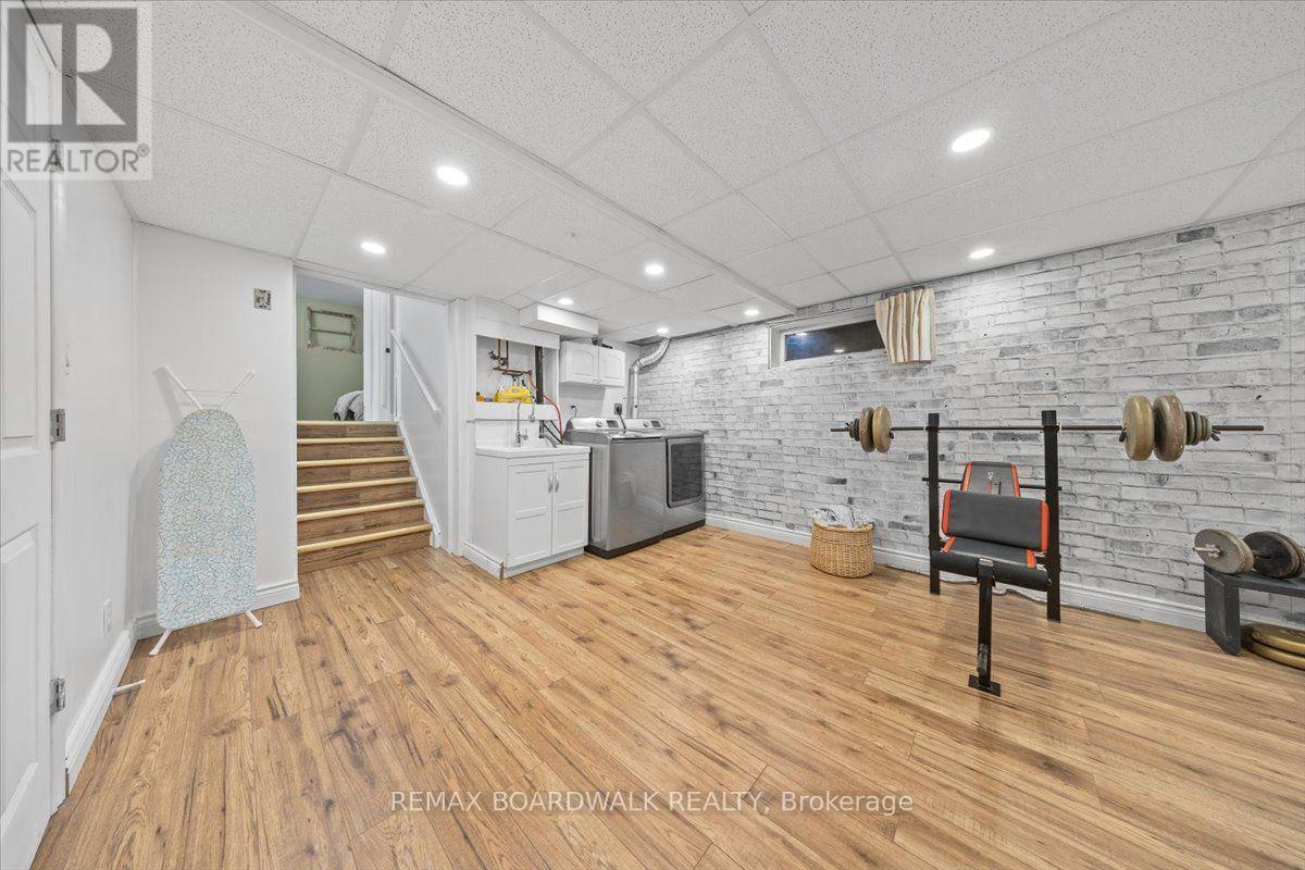 989 CAHILL DRIVE W - 31