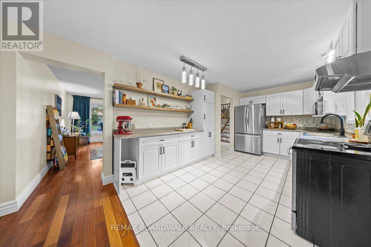 989 CAHILL DRIVE W - 8