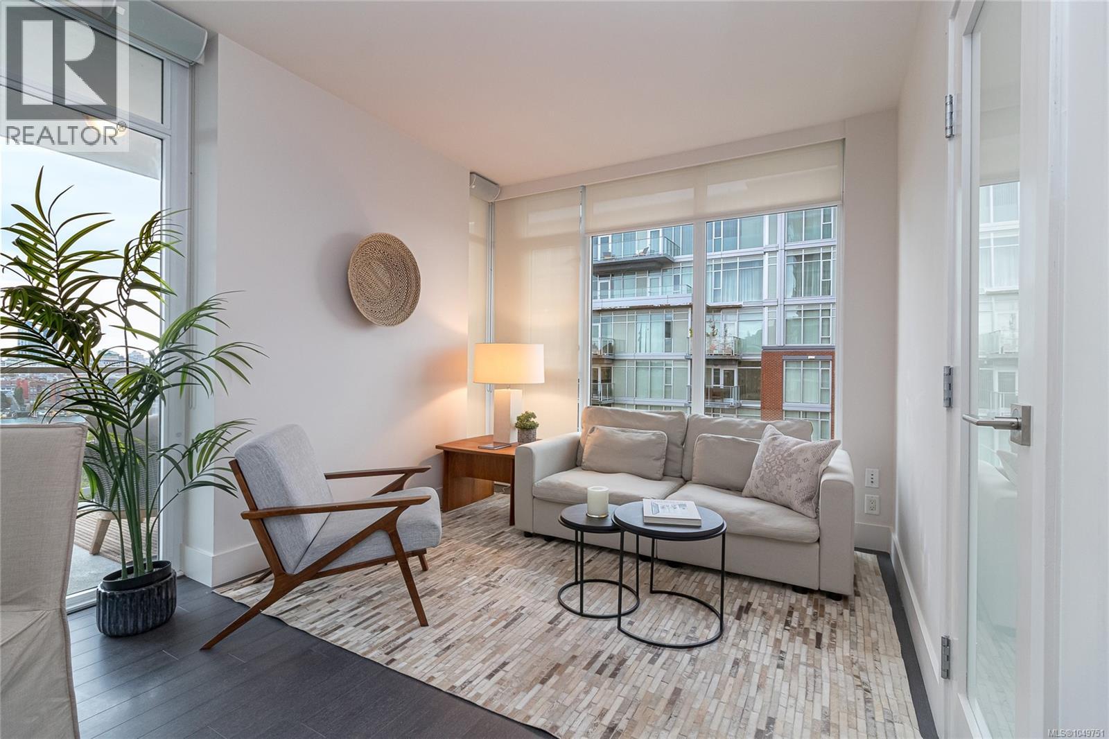 #809 83 Saghalie Rd - 2