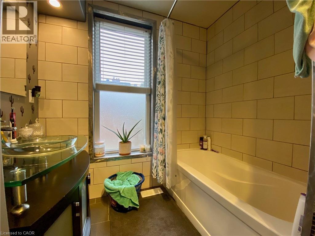 2 Bed, 1 Bath Apartment for Rent in London – 500 COLBORNE Street Unit# 2, London - Image 22