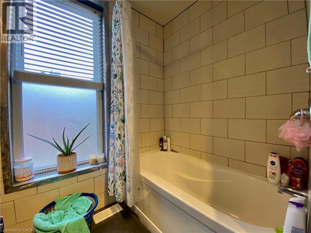 2 Bed, 1 Bath Apartment for Rent in London – 500 COLBORNE Street Unit# 2, London - Image 23