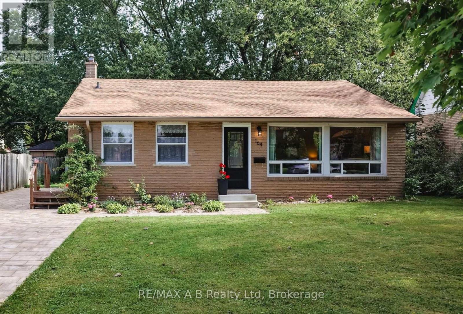 Property for sale at 164 REDFORD CRESCENT