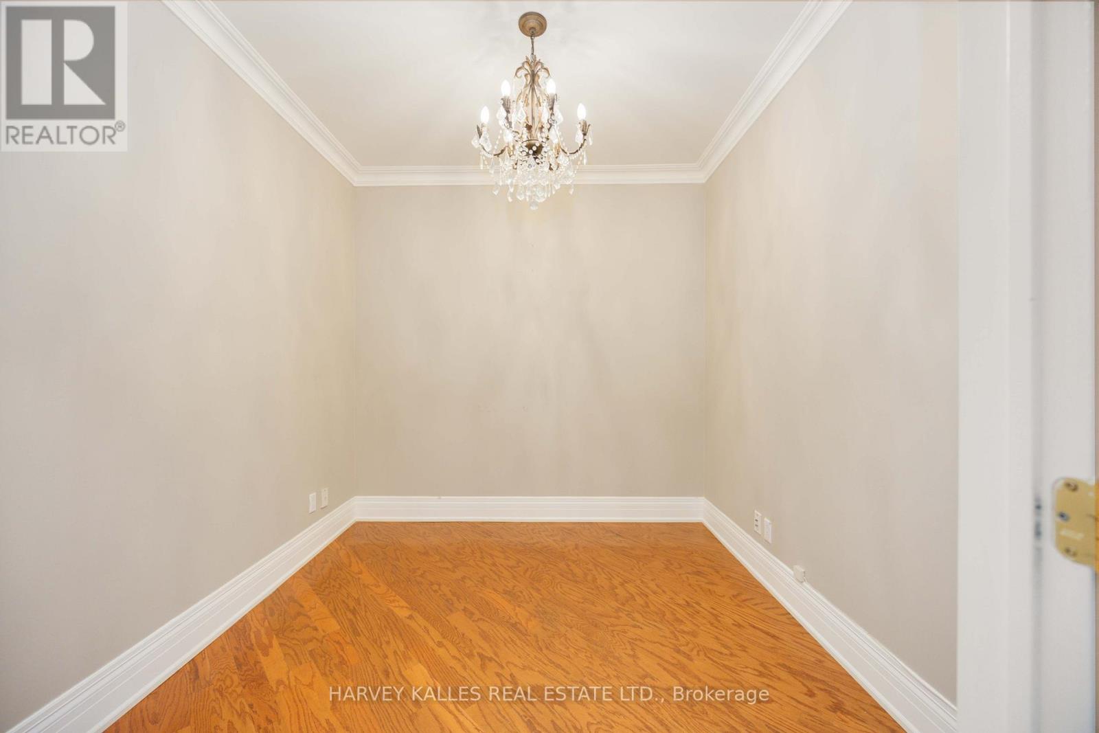 #201 33 DELISLE AVENUE - 17