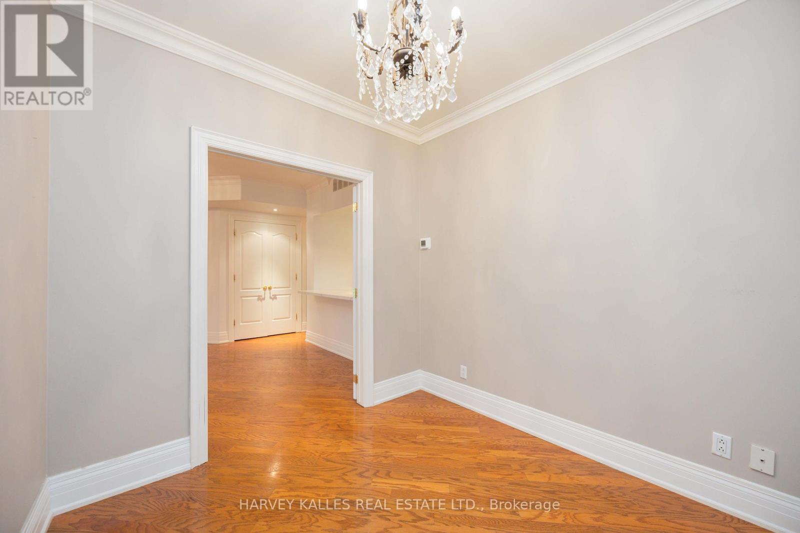 #201 33 DELISLE AVENUE - 19