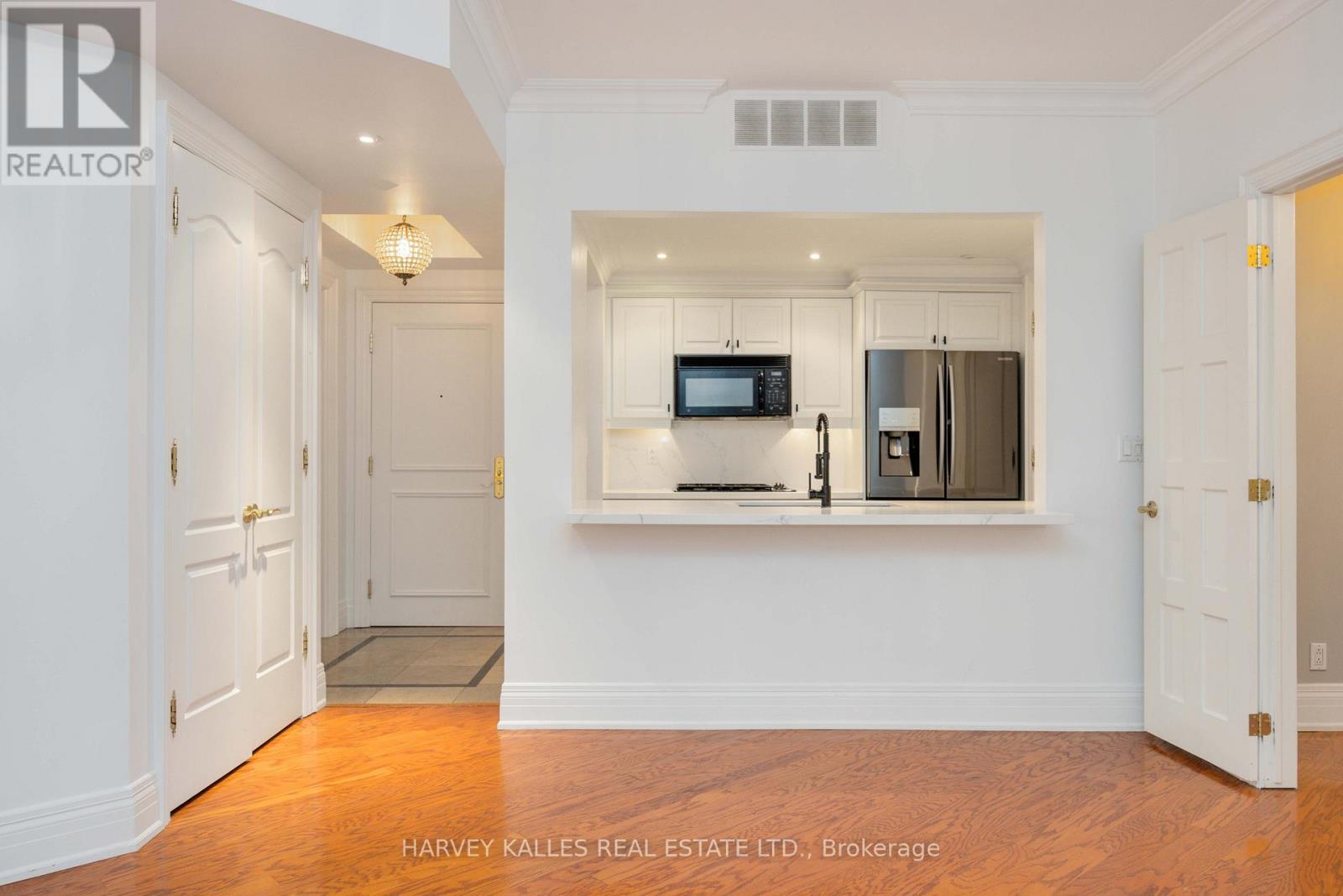 #201 33 DELISLE AVENUE - 23