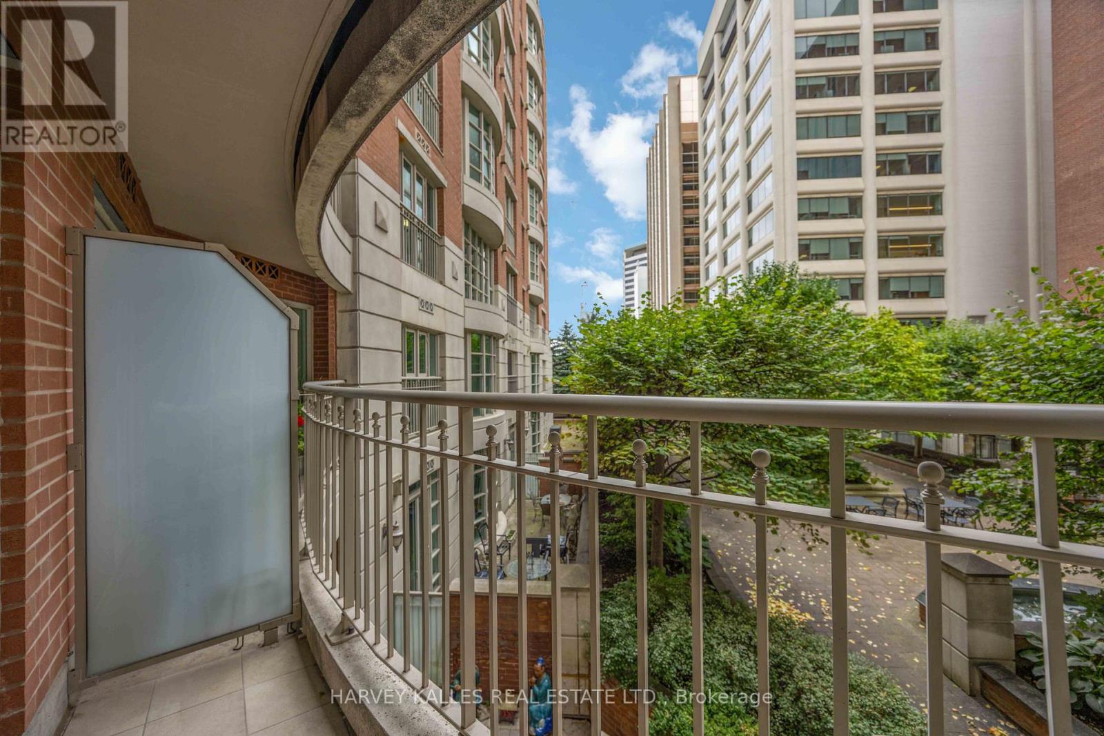 #201 33 DELISLE AVENUE - 39