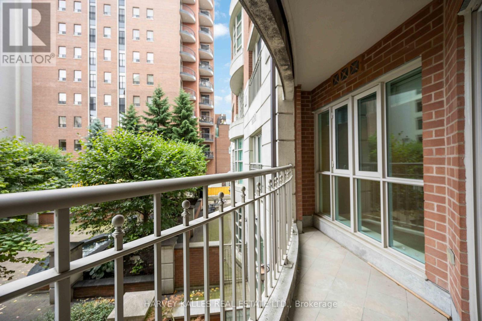 #201 33 DELISLE AVENUE - 40