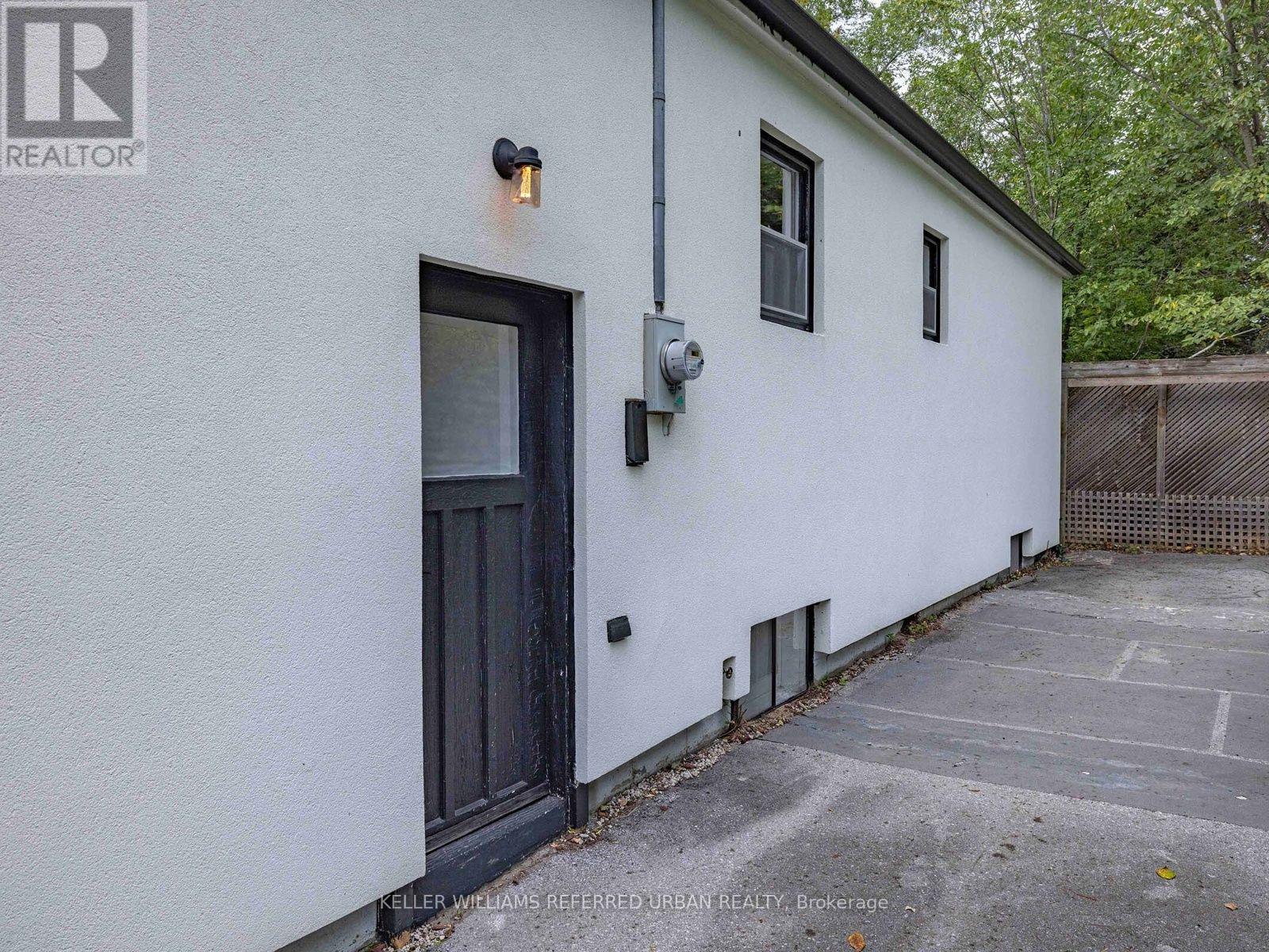 246 BURNETT AVENUE - 18