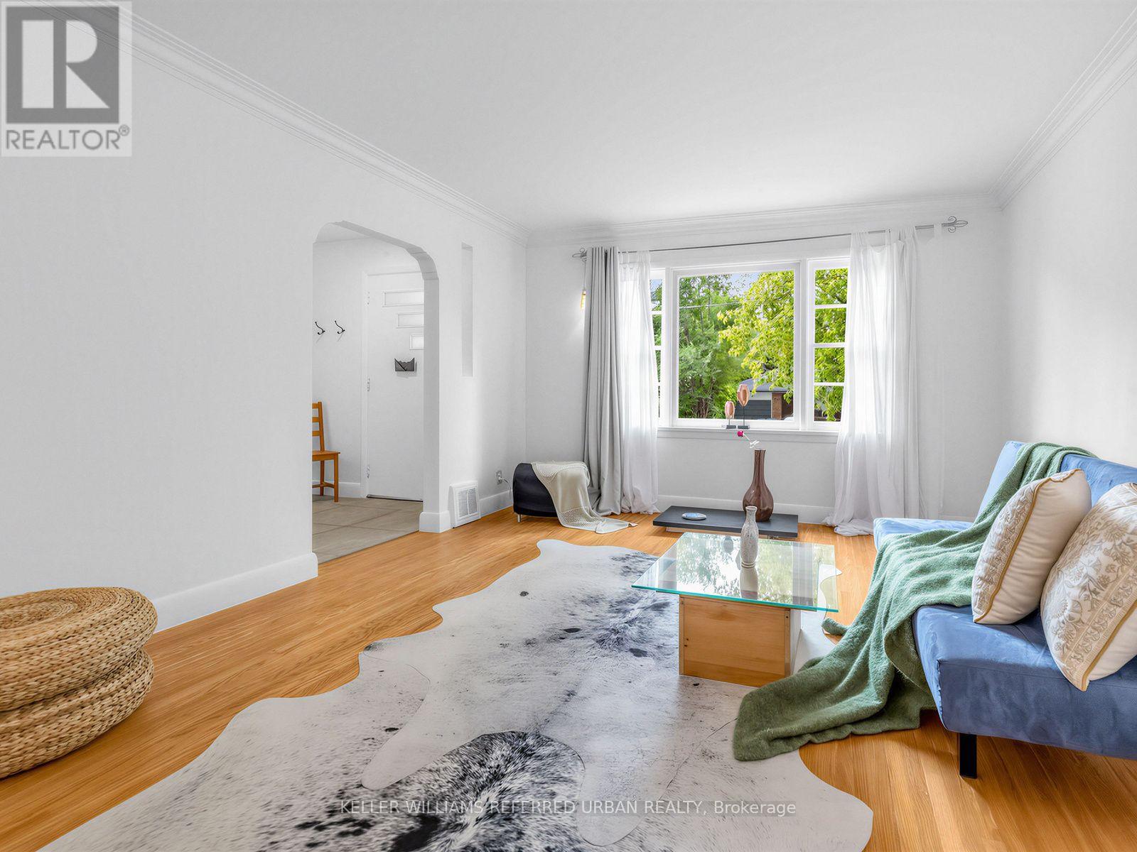 246 BURNETT AVENUE - 7