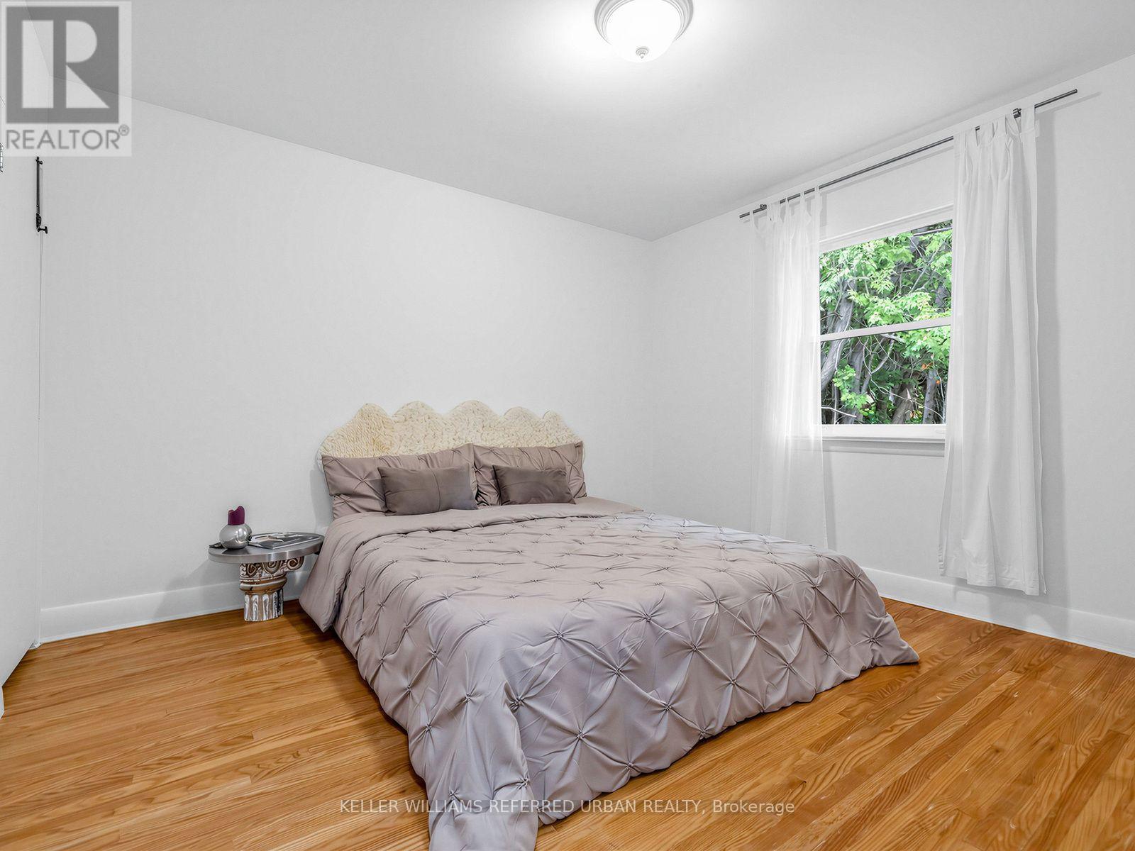 246 BURNETT AVENUE - 9