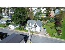 4pc Bathroom - 40 Pleasant Street, North Sydney, NS B2A1K9 Photo 10