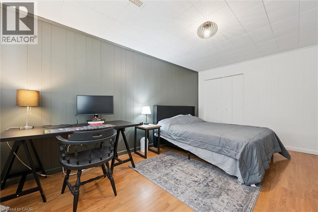 135 BRIDGE Street W - Image 31
