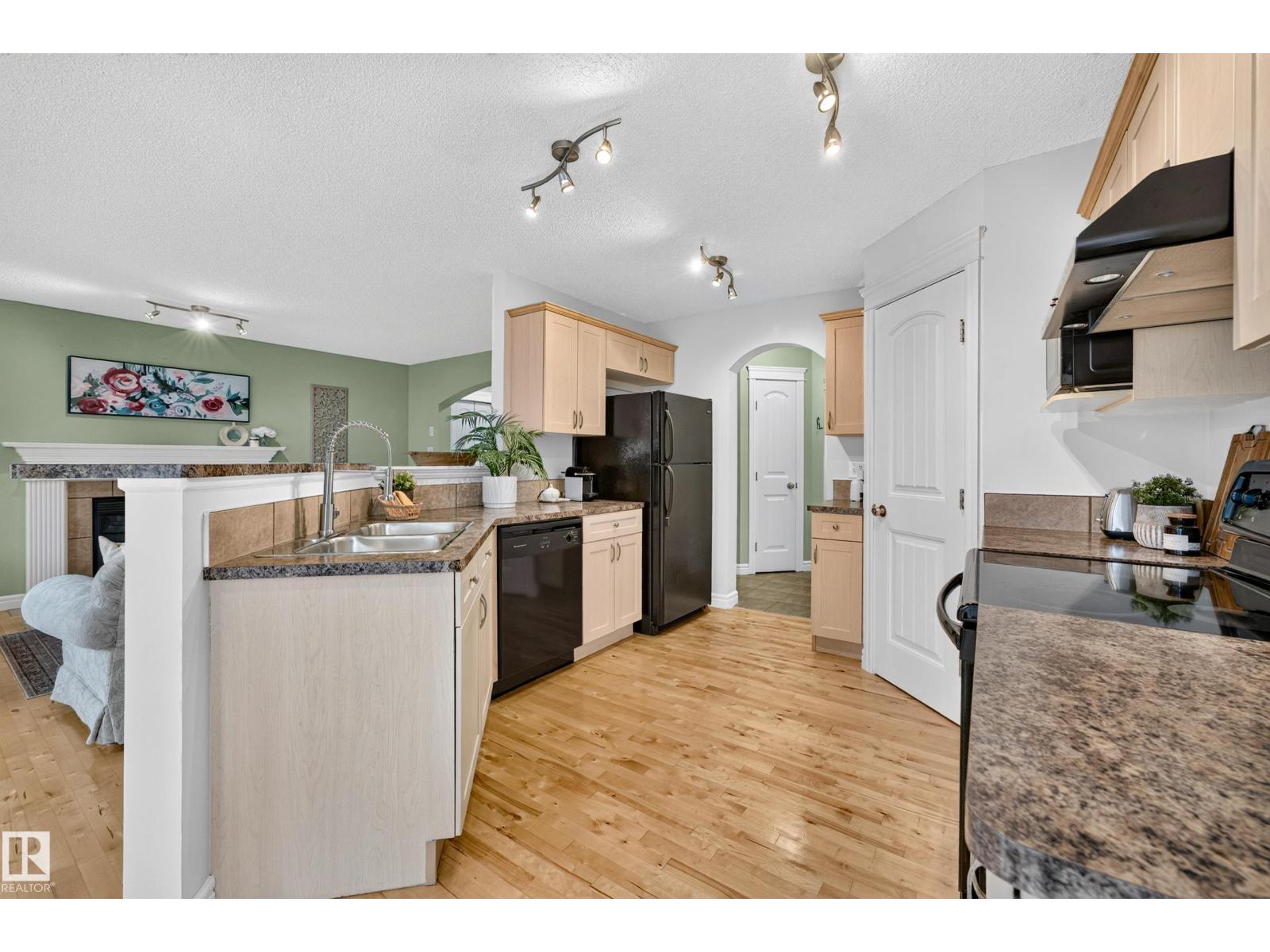 984 RUTHERFORD RD SW - 10